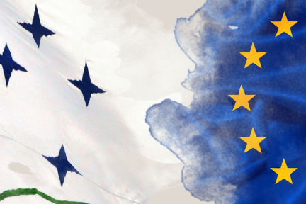The white Mercosur flag and the blue EU flag merging into one another.